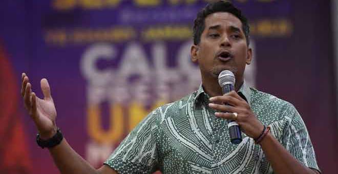 AMANAT: Khairy Jamaluddin  menyampaikan ucapan beliau pada majlis ‘Sepetang bersama Calon Presiden UMNO’ di Alor Setar, semalam. — Gambar Bernama