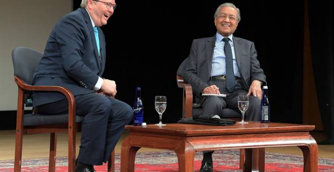 Dr Mahathir bersama Rudd semasa forum "Insights on how Malaysia will meet the challenges confronting the security, prosperity and sustainability in Asia" di Asia Society and Museum 725 Park Avenue, hari ini. -fotoBERNAMA (2018) HAK CIPTA TERPELIHARA