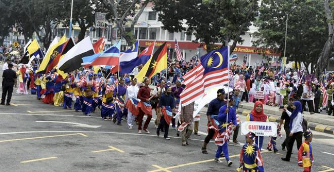 Para pelajar GiatMARA Tawau merupakan sebahagian daripada 107 kontinjen yang menyertai perbarisan sempena Hari Malaysia Peringkat Perbandaran Tawau hari ini.