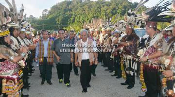 SELAMAT DATAI: Selamat datai ngagai BGK, bala kaban ari Kelab Gagung Sarawak berintai ngelaluka penatai Masing enggau pengari rayat ke bukai ti bisi datai.