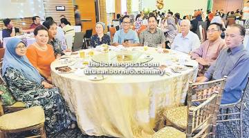 BUKA PUASA: Haidel (empat kanan) bersama Pengerusi GJPBS, Abdullah Mohamad Noor (tiga kanan) dan ahli-ahli GJPBS pada majlis berbuka puasa kelmarin.