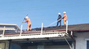 Pasukan bomba giat menjalankan kerja-kerja memadamkan kebakaran