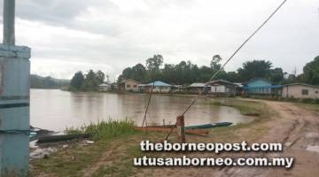 SURUT: Paras air sungai Kampung Tanjong di Medamit kembali seperti biasa.