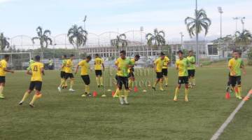 Pemain Kuching FA gigih menjalani latihan sebagai persiapan menghadapi Shahzan Muda pada Ahad ini.