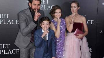 FILEM SEKUEL: Gambar fail bertarikh 2 April 2018 ini menunjukkan (dari kiri) Krasinski, Noah Jupe, Millicent Simmonds dan Blunt semasa tayangan perdana filem  ‘A Quiet Place’ di AMC Lincoln Square Theater, New York City. Paramount Pictures mengumumkan ‘A Quiet Place’ akan mendapat sekuel. — Gambar AFP