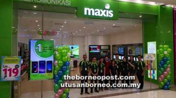 BAHARU: Pasukan Maxis AEON Mall bersedia menjemput pelanggan di kedai terbaharu.