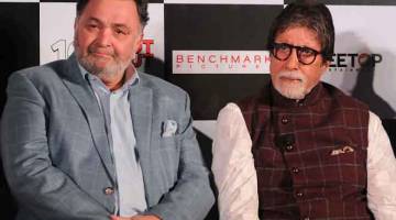 RISHI  KAPOOR (kiri) & AMITABH BACHCHAN