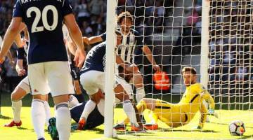 GOL KEMENANGAN: Livermore (tengah) menjaringkan gol tunggal perlawanan ketika membantu West Brom menewaskan Spurs di The Hawthorns, West Bromwich Sabtu  lepas. — Gambar Reuters