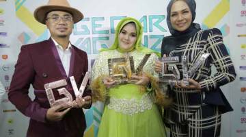 BINTANG GV4: Selepas Gegar Vaganza 4 berakhir, yang menyaksikan Aishah (tengah) dinobat sebagai Juara GV4 manakala Liza Hanim (kanan) naib juara, Lan yang menduduki tempat ketiga mengambil masa sebulan untuk mencipta single ‘Berpisah Tanpa Rela’. — Gambar Astro