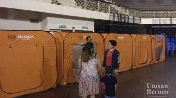 PUSAT Pemindahan Mangsa Banjir di Pusat Kebudayaan Penampang dibuka bermula subuh tadi.