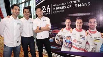 HARAPAN NEGARA: Pelumba Jackie Chan Racing X Jota Team, (dari kiri) Nabil Jeffri, Jazeman dan Weiron Tan ketika Majlis Sesi Perkenalan Media 24 Hours of Le Mans dan Majlis Iftar Litar Antarabangsa Sepang, Kuala Lumpur pada 30 Mei lepas. — Gambar Bernama