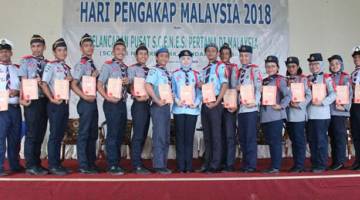 AHLI Pengakap Kelana seamai 18 orang dari seluruh Sabah menerima sijil dan ‘BP Award’ sempena perasmian sambutan itu.
