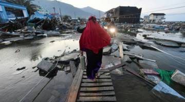 Sulawesi Tengah dihancurkan oleh gempa dan tsunami pada malam Jumaat (28 September), membunuh sekurang-kurangnya 844 orang. - Gambar AFP