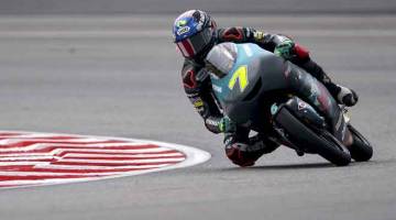 PANTAS: Pelumba Moto3 negara mewakili Petronas Sprinta Racing, Adam Norrodin ketika menjalani sesi latihan pada Shell Malaysia MotoGP 2018 di Litar Antarabangsa Sepang (SIC) semalam. — Gambar Bernama