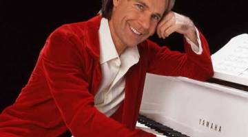 RICHARD CLAYDERMAN