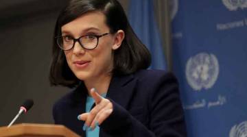 DUTA MUHIBAH TERMUDA: Millie Bobby Brown, bintang remaja dalam siri Netflix ‘Stranger Things’, bercakap di hadapan khalayak selepas dinamakan sebagai Duta Muhibah UNICEF paling muda di New York, AS pada 20 November lepas. — Gambar Reuters