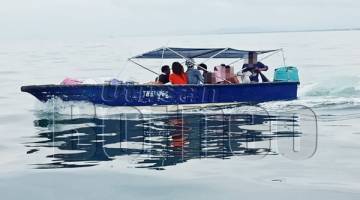 PPM Tawau menahan bot ini semasa berada di perairan Tg Saima, Bandar Tawau dalam Op Gelora.