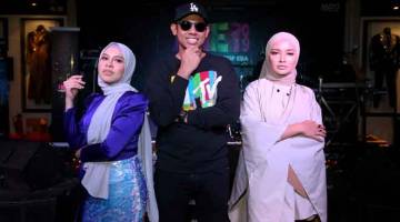 HOS: Nabil Ahmad, Neelofa dan Jihan Muse sebagai pengacara utama AME 2019 malam.  — Gambar Astro