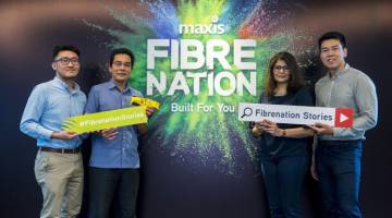 INSPIRASI: (Dari kiri) Pengurus Produk Maxis Kevin Woo, Pak Su, Ketua Pegawai Hal Ehwal Korporat Maxis Mariam Bevi Batcha dan Tai mempromosikan kempen Maxis Presents: Fibrenation Stories #fibrenationstories.