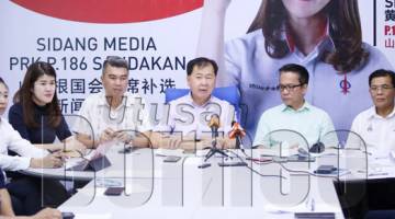 FRANKIE ketika sesi sidang media mengenai penubuhan Majlis Pembangunan Semula Ekonomi Sandakan.