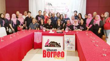 HLI JAWATANKUASA: Christy bersama AJK pada sidang media kempen Pinktober Run 2019.