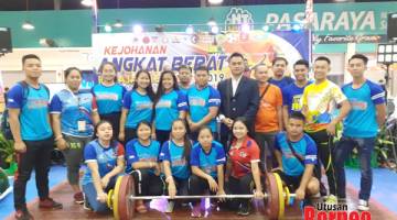 MEMBANGGAKAN: Skuad angkat berat Sabah menang 5 pingat emas, 3 perak dan 1 gangsa Kejohanan Angkat Berat Remaja dan Terbuka Kebangsaan Siri 2 2019 di Johor.