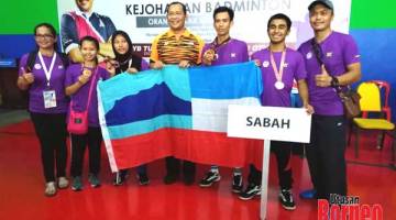 MEMBANGGAKAN: Skuad badminton Sabah menang empat gangsa  pada Kejohanan Badminton Orang Pekak Malaysia Ke-14 di Selangor baru-baru ini.