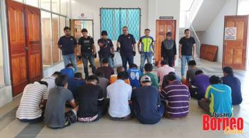 TAHAN: Antara penagih yang ditahan dalam Ops Cegah di Kuala Penyu.