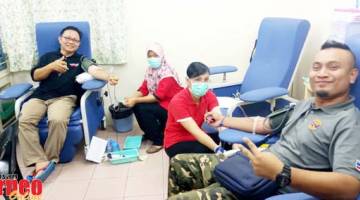DERMA DARAH: Sebahagian dari ahli kelab semasa menderma darah di Hospital Lotong.