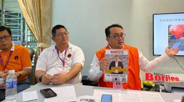 UMUM: (Dari kiri) Lim, Chong dan Ho ketika mengumumkan hala tuju manifesto LDP.