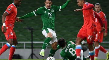 HANGAT: Babak aksi perlawanan kelayakan Piala Dunia 2022 di antara Republik Ireland dan Luxembourg di Stadium Aviva di Dublin. — Gambar AFP