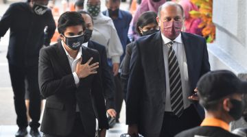 Syed Saddiq didakwa di Mahkamah Sesyen hari ini atas satu pertuduhan pecah amanah membabitkan dana sebuah parti politik berjumlah RM1 juta. Tertuduh juga didakwa di mahkamah berasingan atas pertuduhan menyalahgunakan wang sumbangan RM120,000 untuk kempen Pilihan Raya Umum ke-14 (PRU14). -Gambar Bernama