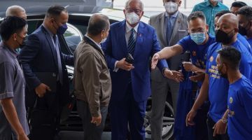 Najib hadir di Kompleks Mahkamah Kuala Lumpur hari ini. - Gambar Bernama 