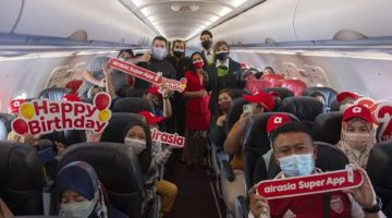 AirAsia rai ulang tahun ke-20 dengan penerbangan istimewa