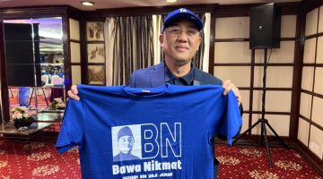 Affendi mengumumkan bertanding sebagai calon bebas pro-BN di kerusi Parlimen Santubong. 