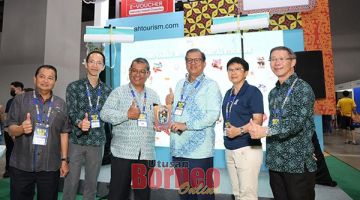 LANCAR: Joniston (tiga kanan) ketika melancarkan GIF memperkenalkan produk Sabah.