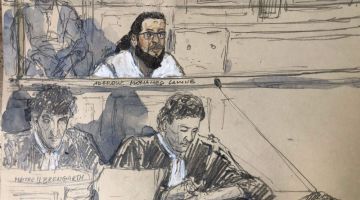 Lakaran dalam mahkamah di Paris kelmarin menunjukkan Aberouz (berjambang) semasa perbicaraan kes serangan Magnanville. — Gambar AFP