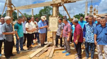 Mawan udah bejadi pengerami Ngentak Tiang Rumah Sujang di Sungai Setubu, Pakan kemari.