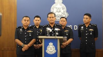 SIDANG MEDIA: Mohd Zaidi semasa memberikan sidang media di IPD Kota Kinabalu di sini.