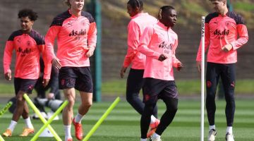 Pemain Man City menjalani sesi latihan sebagai persiapan untuk perlawanan suku akhir Liga Juara-Juara menentang Real Madrid. — Gambar AFP