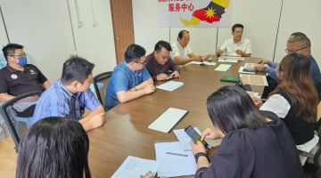 Ding mengadakan perjumpaan khas dengan wakil agensi-agensi pelaksana projek RTP DUN Meradong, baru-baru ini.