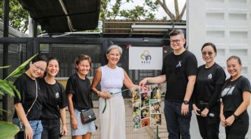 Dr Yii menyempurnakan pelancaran Humane Animal Society Sarawak (HASS) Kennels  di Bark Park Borneo.