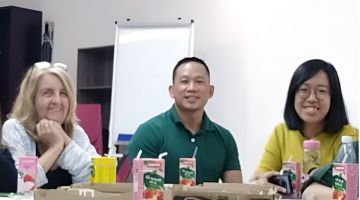 (kiri ke kanan) Gill, Dr Ng dan Joan bakal membentang tajuk perbincangan masing-masing pada program itu nanti.