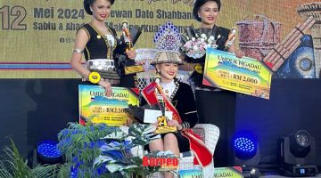ALBUM: Patricia dinobatkan sebagai Juara Unduk Ngadau Kaamatan UPKO 2024 merakamkan gambar kenangan bersama hadiah yang dimenanginya bersama-sama Marylyn dan juga Alstenety.