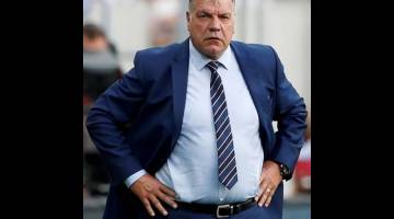 DIPECAT: Allardyce dipecat selepas enam bulan bimbing Everton. — Gambar AFP