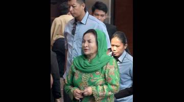 BANTU SIASATAN: Rosmah tiba di pekarangan Ibu Pejabat Suruhanjaya Pencegahan Rasuah Malaysia (SPRM) kira-kira jam 9.55 pagi untuk tujuan siasatan. — Gambar Bernama