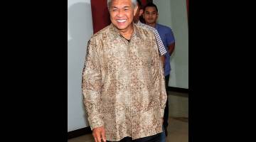 Ahmad Zahid ketika hadir di Mahkamah Sesyen hari ini - Gambar Bernama 